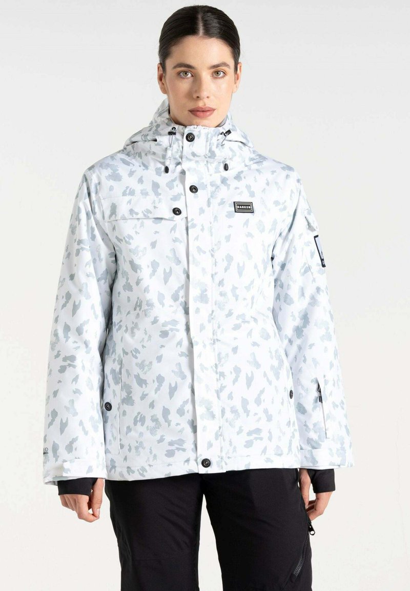 Hvid vandtæt jakke med lysegrå leopardprint, justerbar hætte, frontlukning med knapper og sidelommer. Glat, letvægtsstof.