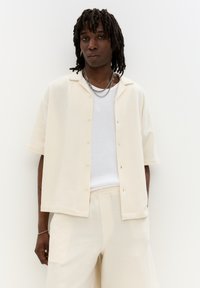 PULL&BEAR - SHORT SLEEVE  - Košeľa - beige Miniatúrny obrázok 1