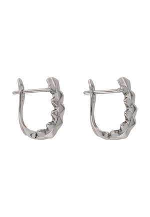 Para srebrzystych, metalowych kolczyków-kołeczków z zygzakowatym wzorem i zaokrąglonymi koralikami oraz zamknięciami na zatrzask z zawiasem.