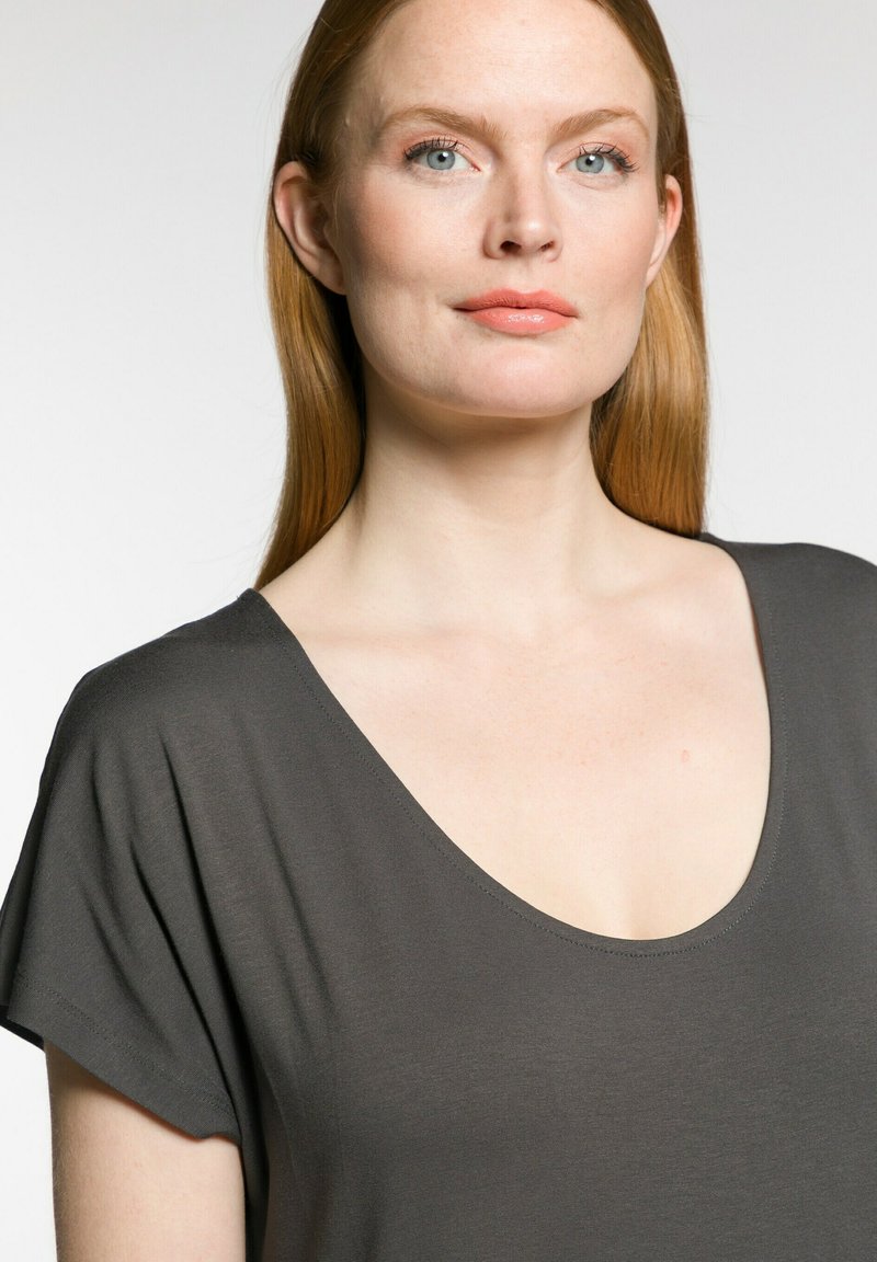 Damen Freizeitkleider | Ulla Popken Jerseykleid schiefer/dunkelgrau - WL61781 Damen Freizeitkleider | Ulla Popken Jerseykleid schiefer/dunkelgrau - WL61781