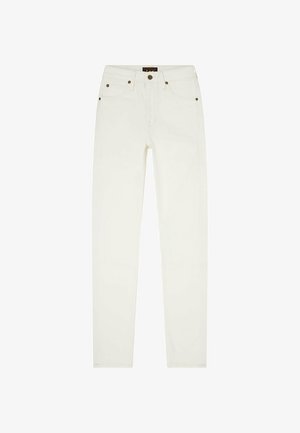 Białe dżinsy o kroju slim fit, z guzikiem z przodu, zamkiem błyskawicznym i pięcioma kieszeniami, ułożone na płasko na jednolitym białym tle.