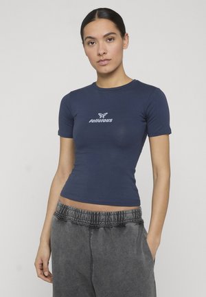 - T-shirt z nadrukiem