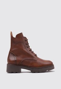 Sandra Fontán BADOLASOTA - Bottines à lacets - camel