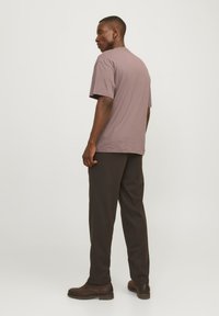 Jack & Jones JJEBRADLEY TEE O NECK - Basic póló - twilight mauve