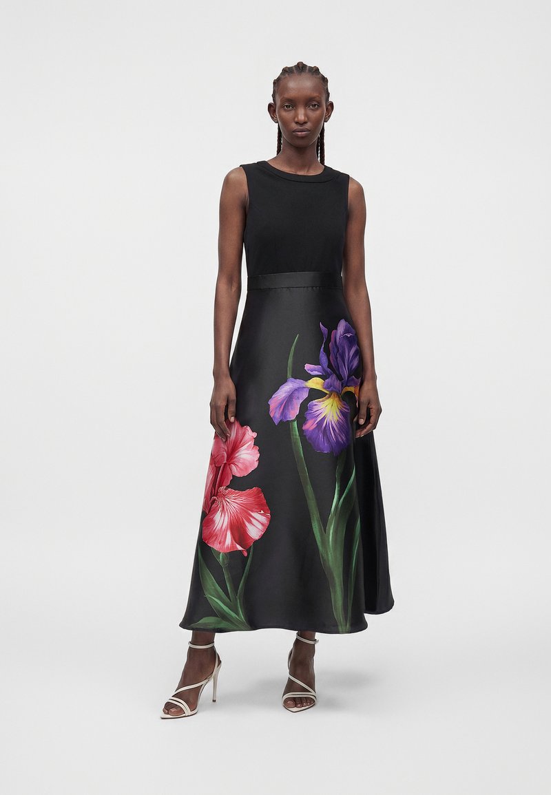 black dress purple heels VILA VICLARA ANKLE MIX PRINTED - Occasion wear Size:4-5 Years (120cm) The inner lining of collection_travel-heroes Maxi Sweater Dress: Hooded