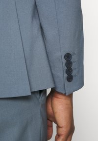 Isaac Dewhirst THE FASHION SUIT NOTCH - Κοστούμι - blue/grey