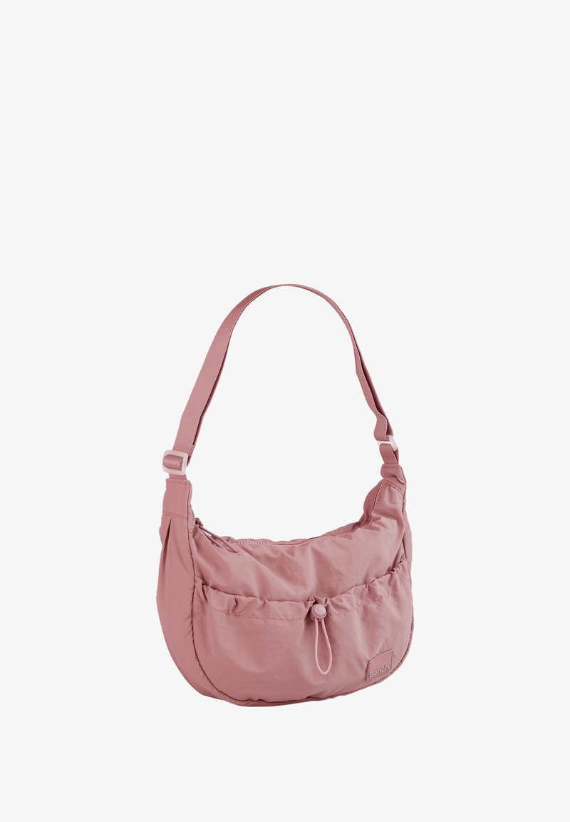 Rosa Nylon-Schultertasche mit geschwungener Form, verstellbarem Tragegurt, gerafftem Design, Drawstring-Verschluss und einer Fronttasche mit Logostickerei.