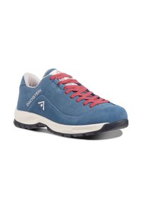 Blaue Wildleder-Wanderschuhe mit roten Schnürsenkeln, ausgestattet mit einer strukturierten Griffsohle, abgerundetem Zehenbereich und dezenten Logo-Details an der Seite.