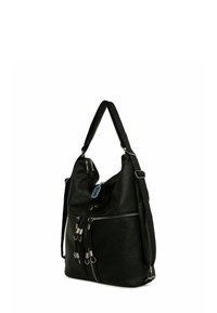 Zwarte neplederen tas met een textuurafwerking, voorzien van meerdere met rits afsluitbare vakken, een schouderband en een opening aan de bovenkant.