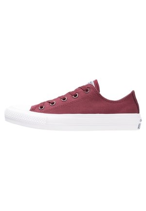 Baskets basses - bordeaux