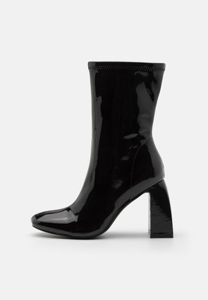 High Heel Stiefelette - black