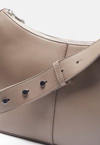 Zign Studio Handtasche - brown
