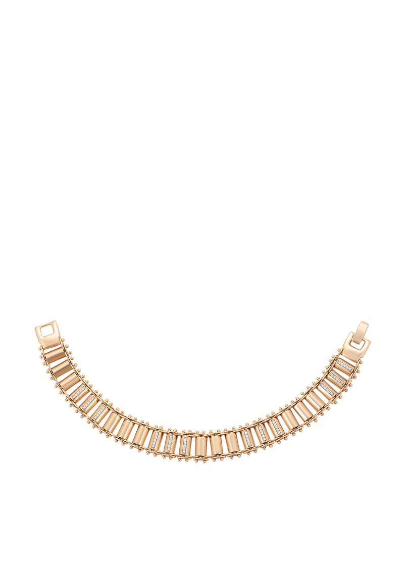 Bracciale d'oro con anelli rettangolari, alcuni impreziositi da piccoli diamanti, e bordi dettagliati a perline, esposto su uno sfondo bianco.