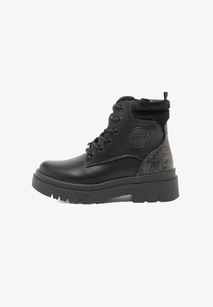 Stivali alla caviglia in pelle nera con colletto in pelliccia sintetica, suola in gomma e pannello posteriore con motivo testurizzato. Dotati di occhielli in metallo e dettaglio con logo.