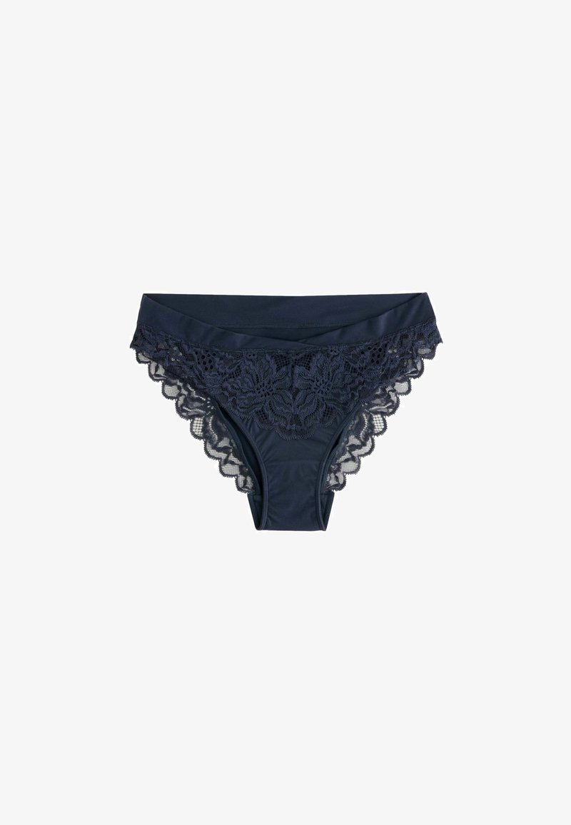 Culotte en tissu marine avec bordures en dentelle florale, présentant des bords festonnés. Matériau extensible avec une texture lisse et une coupe ajustée.