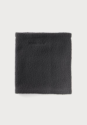 Donkergrijze, gestructureerde fleece nekwarmer met subtiel geborduurd merklogo vlak bij de bovenrand.