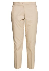Beżowe dopasowane spodnie o wąskim kroju, z płaskim przodem i bocznymi kieszeniami. Gładka tekstura, z małym czerwonym akcentem w talii.