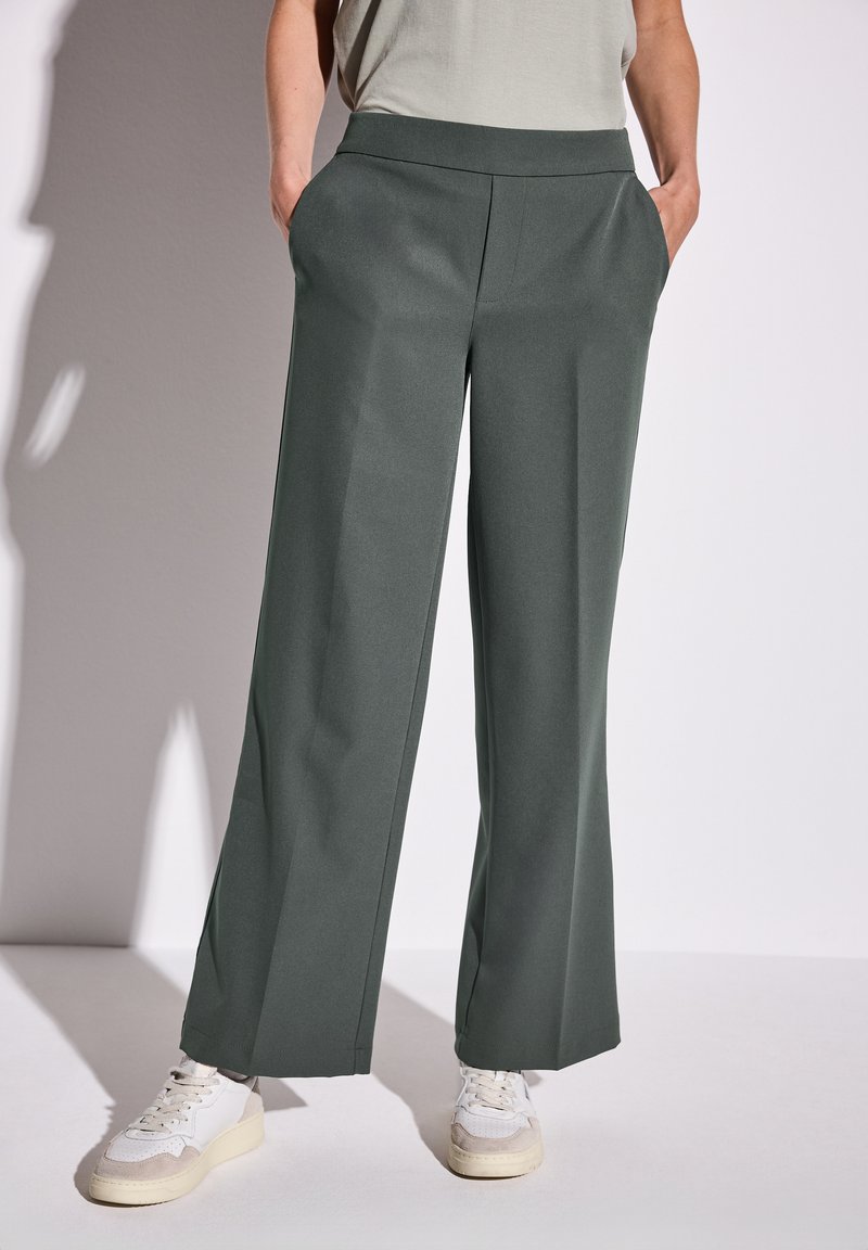 Street One WIDE  - Tygbyxor - grün