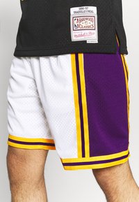 Mitchell & Ness Short de sport - white