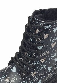 s.Oliver Botines con cordones - black comb