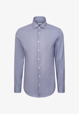 Camicia da uomo a maniche lunghe di colore blu chiaro con bottoni frontali, colletto aperto e un sottile motivo testurizzato.
