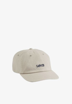 Beżowa czapka z daszkiem Levi's z wygiętym daszkiem i haftowanym logo na środku z przodu.