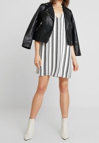 River Island Vestido informal - off-white