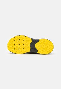 ASICS PRE VENTURE 9 UNISEX - Løpesko for mark - black/sandstorm