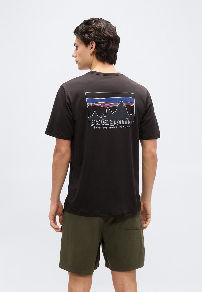 Patagonia DAILY '73 SKYLINE - Sportovní tričko - black