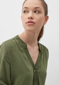 QS Blouse - olivgrün