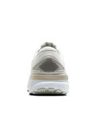 Weißer Sportschuh mit strukturiertem Absatz, dreieckigem grauen Akzent, weichem Obermaterial und Gummilaufsohle mit ausgeprägtem Traktionsmuster.