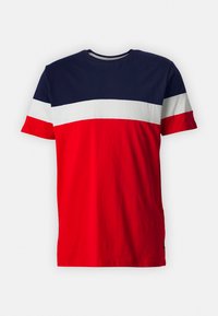 Bomulds T-shirt med en marineblå øverste sektion, vandrette hvide og røde striber, korte ærmer og rund hals.