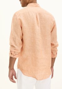 Oscar Jacobson REG FIT BD SIGNATURE - Overhemd - gamma orange