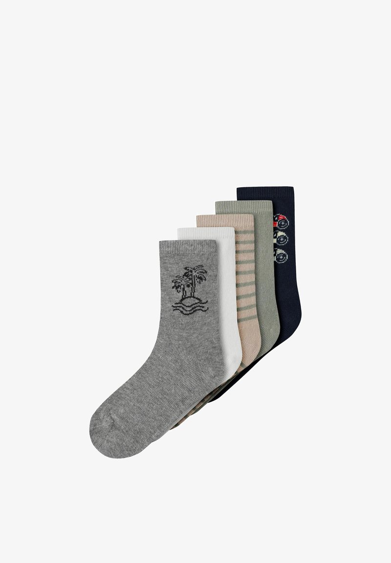 Cinq paires de chaussettes mi-mollet en gris, blanc, rayé beige, vert olive et marine avec divers motifs brodés en noir et rouge.