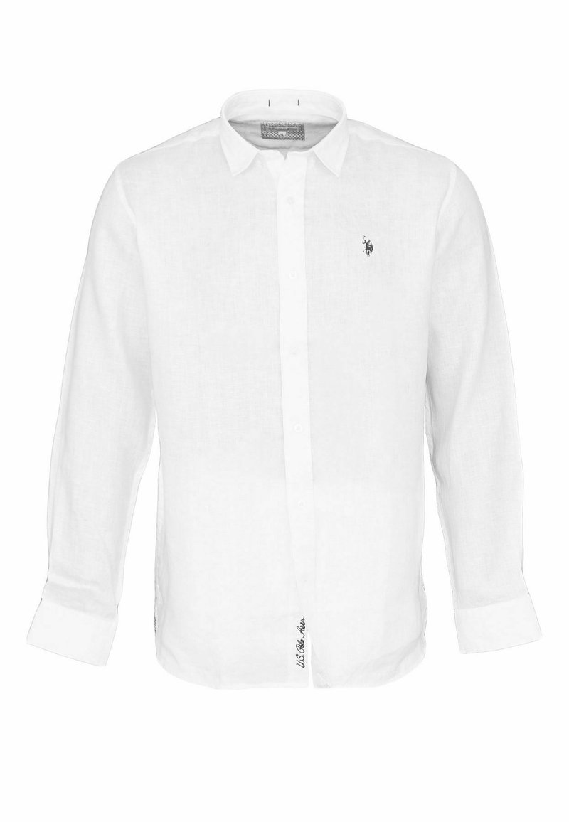 Chemise blanche à manches longues boutonnée avec col, petit logo brodé sur la poitrine et texte "US Polo Assn." près du bas devant.