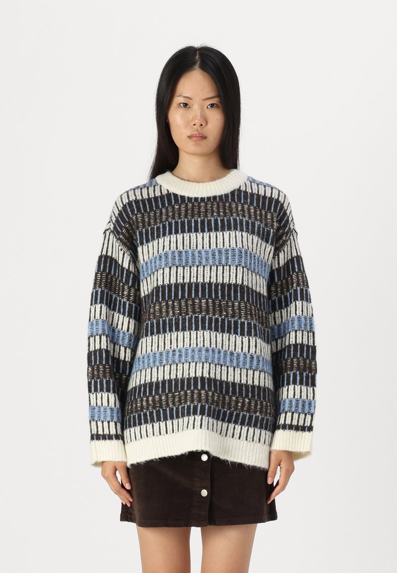 Vero Moda VMTIFFANY O NECK  - Strikkegenser - birch/chocolate torte/allure