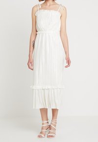 Miss Selfridge Długa sukienka