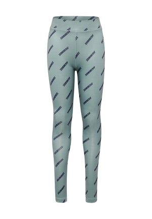 Lichtgrijze sportlegging met herhaaldelijk diagonaal over de stof gedrukte zwarte "HUMMEL" logo's, met een hoge tailleband.