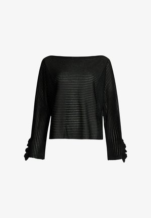 Zwarte cropped top met horizontale zilveren strepen, een boot-nachtkraag en lange mouwen met gerimpelde accenten bij de manchetten. Gemaakt van een lichtgewicht materiaal.
