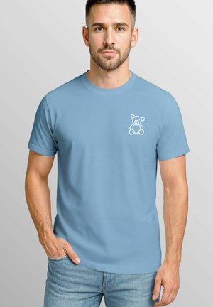 MIT LOGO TEDDY BÄR POLYGON STYLE FASHION - Print T-shirt - stone blue