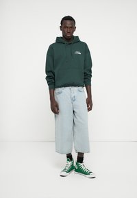 Only & Sons ONSHARLAUT HOODIE CENT - Mikina - pine grove