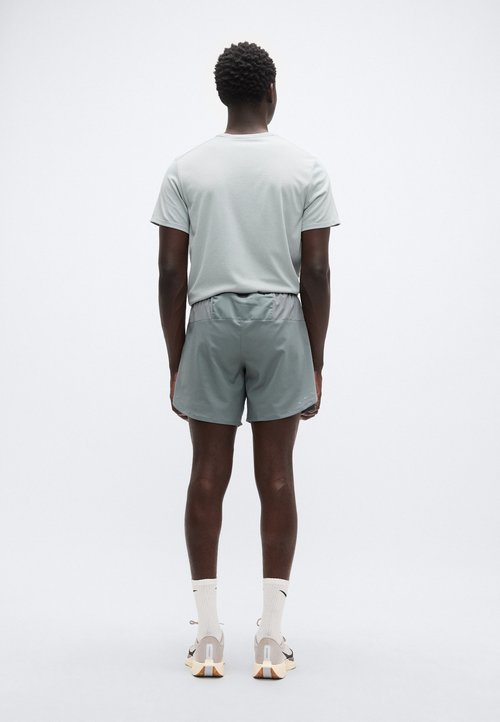 Nike 2-in-1 shorts - smoke grey/silver-coloured — photo 3