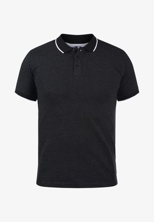 Zwarte poloshirt met korte mouwen, witte kraag en gestreepte accent, knoopsluiting, textiel met een gestructureerd patroon met stippen.