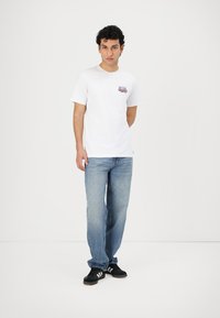 Thumbnail Image 2