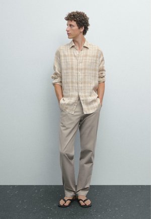 Chinos - sand