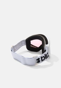 Óculos de desporto com uma armação branca, almofada de espuma preta e uma correia branca ajustável com o logótipo "bliz"; lente rosa escurecida.