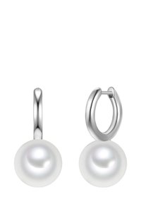 Orecchini a cerchio in argento con grandi perle bianche. Finitura in metallo liscia, caratterizzati da un design a cerchio arrotondato e accenti a goccia di perla lucente.