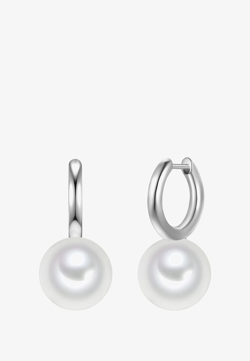 Srebrne obročaste uhane z velikimi belimi biseri. Gladka kovinska površina, z zaobljenim obročkastim dizajnom in sijočimi bisernimi akcenti.