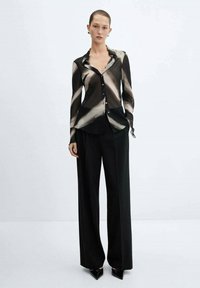 Mango ALLEGRA - Blúzka so zapínaním na gombíky - black