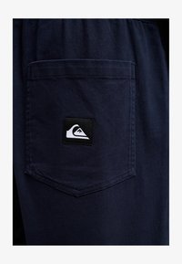 Δεν επιλέχθηκε, dark navy